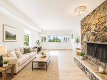 Entry Foyer Photo of 2575 Ashurst Avenue, Coquitlam, BC