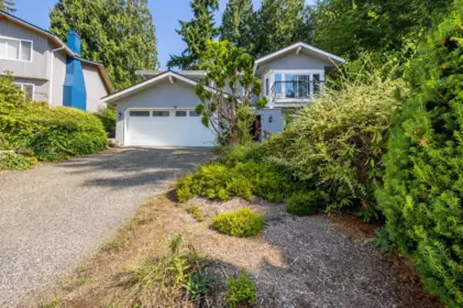 Front Yard Photo of 2575 Ashurst Avenue, Coquitlam, BC