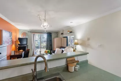 Kitchen Photo of 202 868 Kingsway, Vancouver, BC