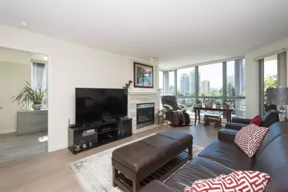 Breakfast Nook Photo of 605 5848 Olive Avenue, Burnaby, BC