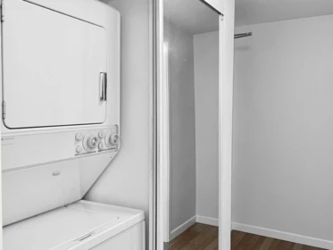 Kitchen Photo of 807 555 Jervis Street, Vancouver, BC