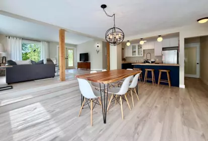 6376 Sunshine Coast Highway, Sechelt, BC, Sechelt — Single Family Residence for sale