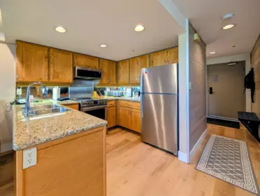 903(51) 4293 Mountain Square, Whistler, BC, Whistler — Apartment/Condo for sale