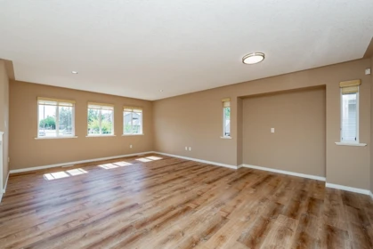 Kitchen Photo of 8480 Doerksen Drive, Mission, BC