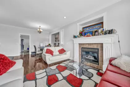 Kitchen Island Photo of 12101 84 Avenue, Surrey, BC