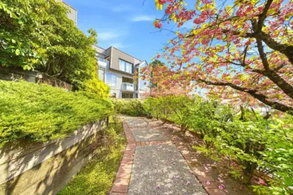 Garden / Landscaping Photo of 304 48 Richmond Street, New Westminster, BC