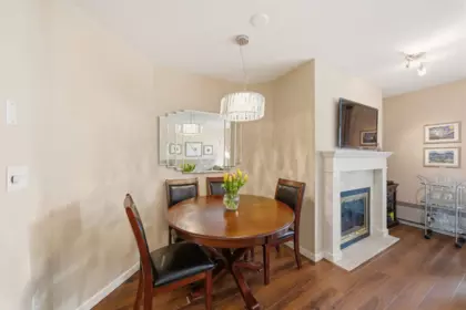 Kitchen Photo of 304 48 Richmond Street, New Westminster, BC