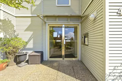 Mudroom Photo of 304 48 Richmond Street, New Westminster, BC