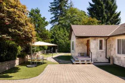 Garden / Landscaping Photo of 1924 Fulton Avenue, West Vancouver, BC