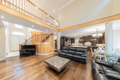 Kitchen Island Photo of 8450 168 Street, Surrey, BC