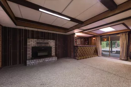 Hallway Photo of 710 Coquihalla Street, Hope, BC