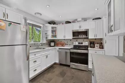 Hot Tub / Spa Photo of 35275 Wells Gray Avenue, Abbotsford, BC