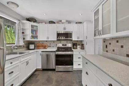 Outdoor Kitchen Photo of 35275 Wells Gray Avenue, Abbotsford, BC