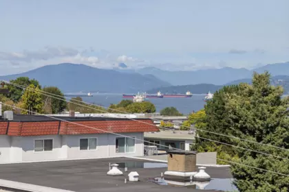 Hot Tub / Spa Photo of 104 2211 West 2nd Ave, Vancouver, BC