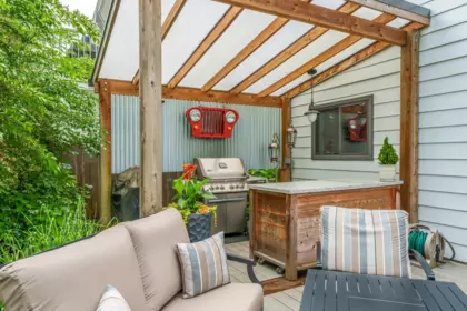 Garden / Landscaping Photo of 3162 Oxford Street, Port Coquitlam, BC
