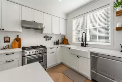 Breakfast Nook Photo of 4 16570 24a Avenue, Surrey, BC