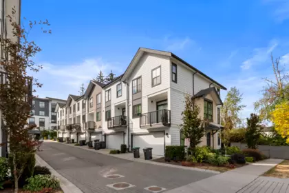 Community Amenities Photo (Clubhouse) of 4 16570 24a Avenue, Surrey, BC