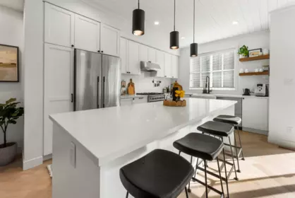Kitchen Island Photo of 4 16570 24a Avenue, Surrey, BC