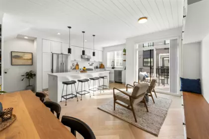 Kitchen Photo of 4 16570 24a Avenue, Surrey, BC