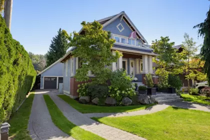Backyard Photo of 3098 Mcbride Avenue, Surrey, BC