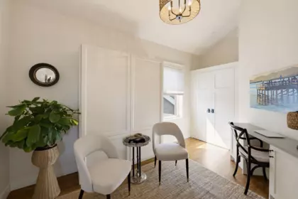 Hallway Photo of 3098 Mcbride Avenue, Surrey, BC