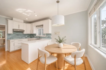 Breakfast Nook Photo of 2726 W 42nd Avenue, Vancouver, BC