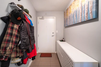 Entry Foyer Photo of 3301 233 Robson Street, Vancouver, BC