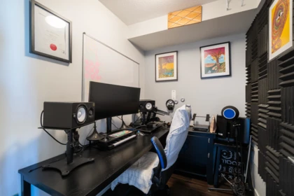 Mudroom Photo of 3301 233 Robson Street, Vancouver, BC