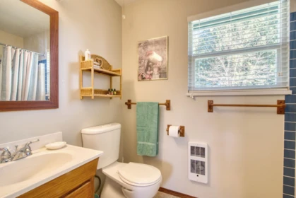 Hallway Photo of 13282 Keelson Road, Garden Bay, BC