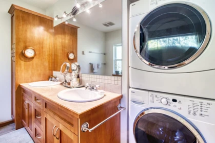 Hot Tub / Spa Photo of 13282 Keelson Road, Garden Bay, BC