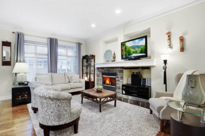 Breakfast Nook Photo of 5878 Garrison Boulevard, Chilliwack, BC