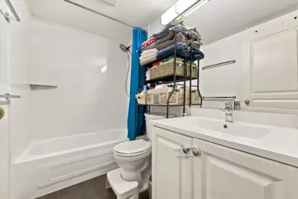 Powder Room Photo of 323 760 Kingsway, Vancouver, BC