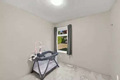 Hallway Photo of 6333 180a Street, Surrey, BC