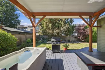 Staircase Photo of 6333 180a Street, Surrey, BC