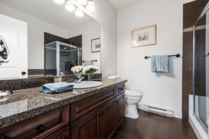 Entry Foyer Photo of 412 45893 Chesterfield Avenue, Chilliwack, BC