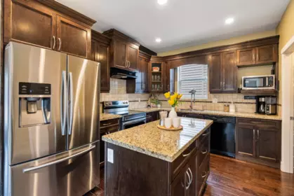 7116 195a Street, Surrey, BC, Surrey — Single Family Residence for sale