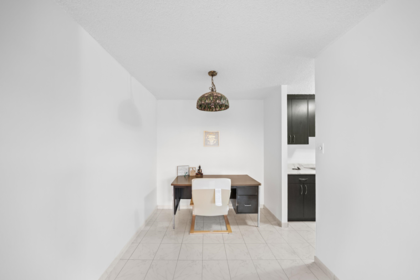 1606 4300 Mayberry Street, Burnaby, BC, Burnaby — Apartment/Condo for sale
