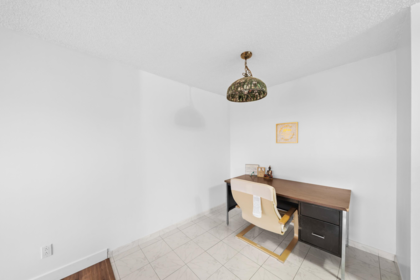 1606 4300 Mayberry Street, Burnaby, BC, Burnaby — Apartment/Condo for sale