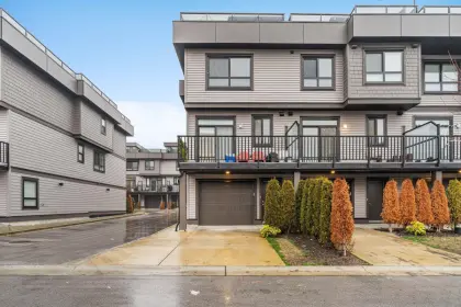 15 19670 55a Avenue, Langley, BC, Langley — Townhouse for sale