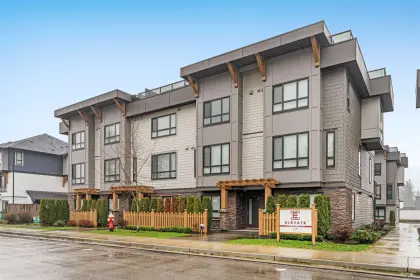 15 19670 55a Avenue, Langley, BC, Langley — Townhouse for sale