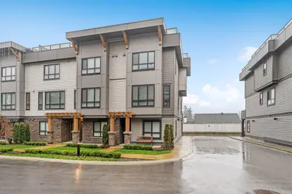 15 19670 55a Avenue, Langley, BC, Langley — Townhouse for sale