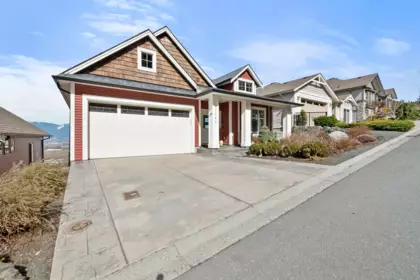 47267 Skyline Drive, Chilliwack, BC, Chilliwack — Single Family Residence for sale