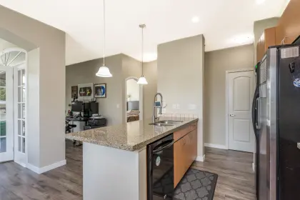 309 33485 South Fraser Way, Abbotsford, BC, Abbotsford — Apartment/Condo for sale