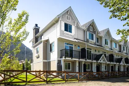 30 7360 Crabapple Court, Pemberton, BC, Pemberton — Townhouse for sale