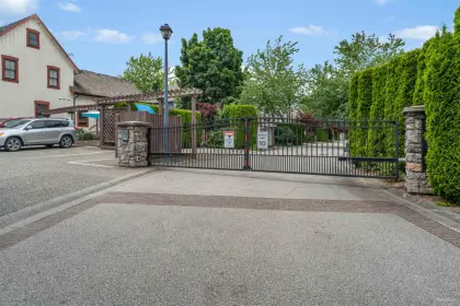 10 16825 60 Avenue, Surrey, BC, Surrey — Single Family Residence for sale