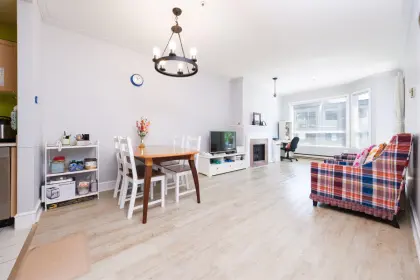 208 8680 Lansdowne Road, Richmond, BC, Richmond — Apartment/Condo for sale