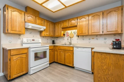 Kitchen Photo of 307 32823 Landeau Place, Abbotsford, BC