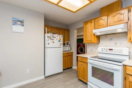 Primary Bedroom Photo of 307 32823 Landeau Place, Abbotsford, BC