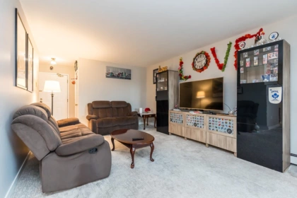Walk-In Closet Photo of 307 32823 Landeau Place, Abbotsford, BC