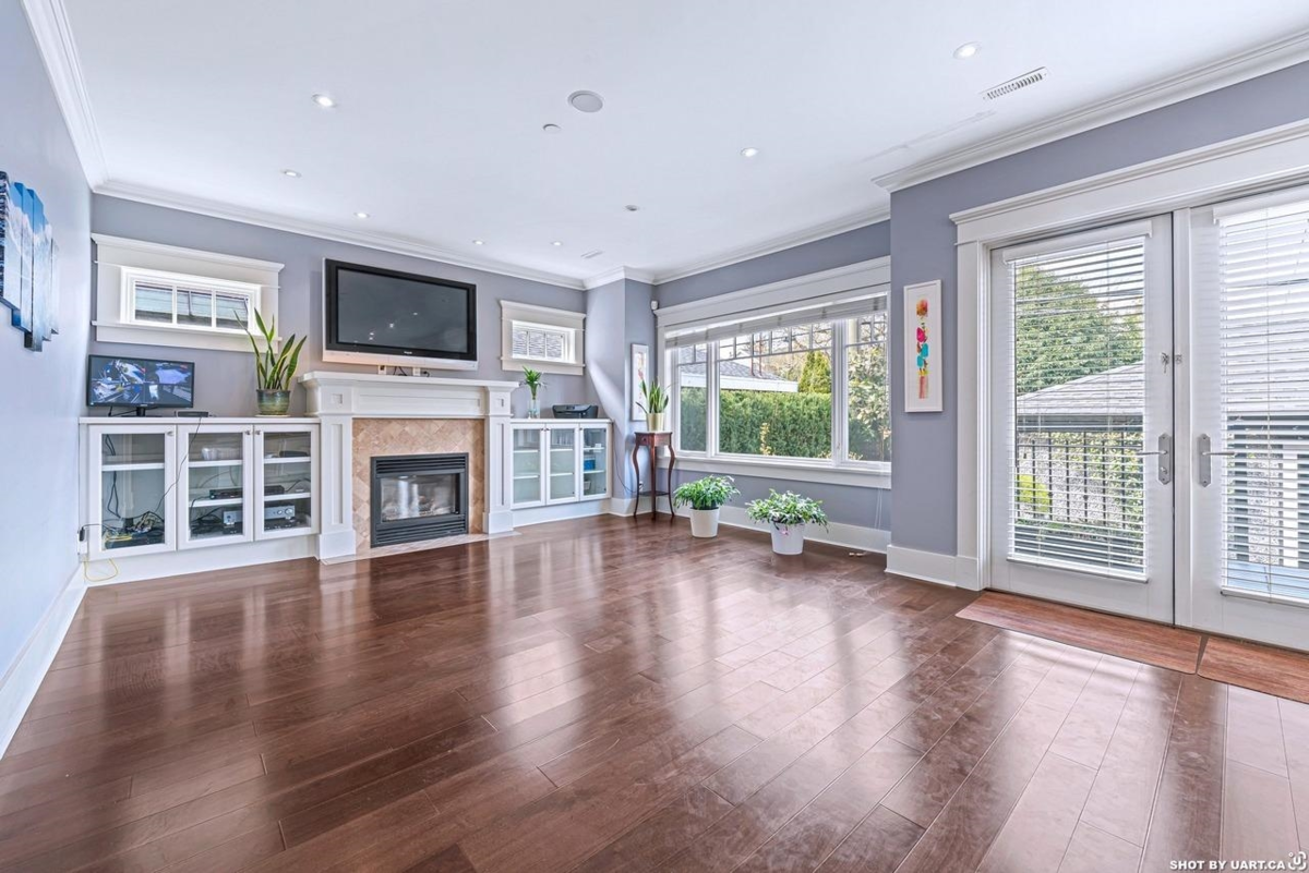 Kitchen Photo of 1255 W 26th Avenue, Vancouver, BC